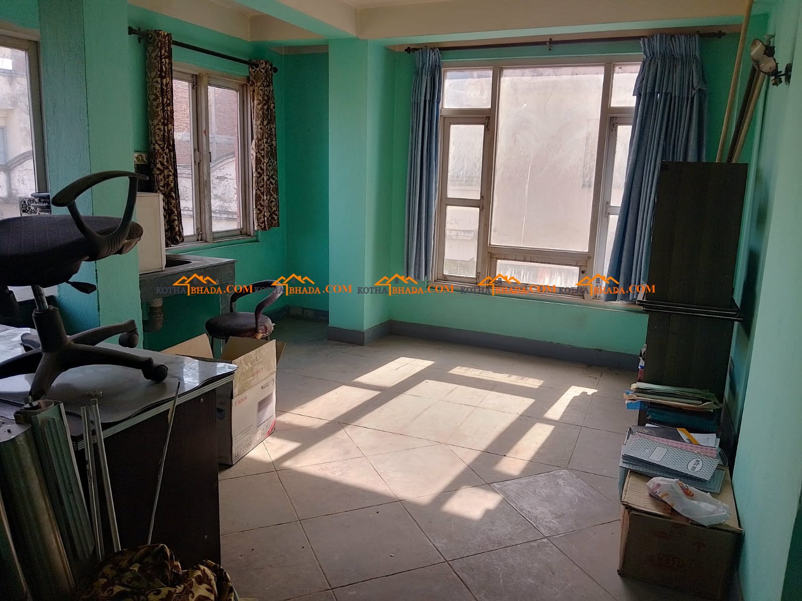 Affordable 5 rooms flat in Bhaisepati, with car parking available for rent
